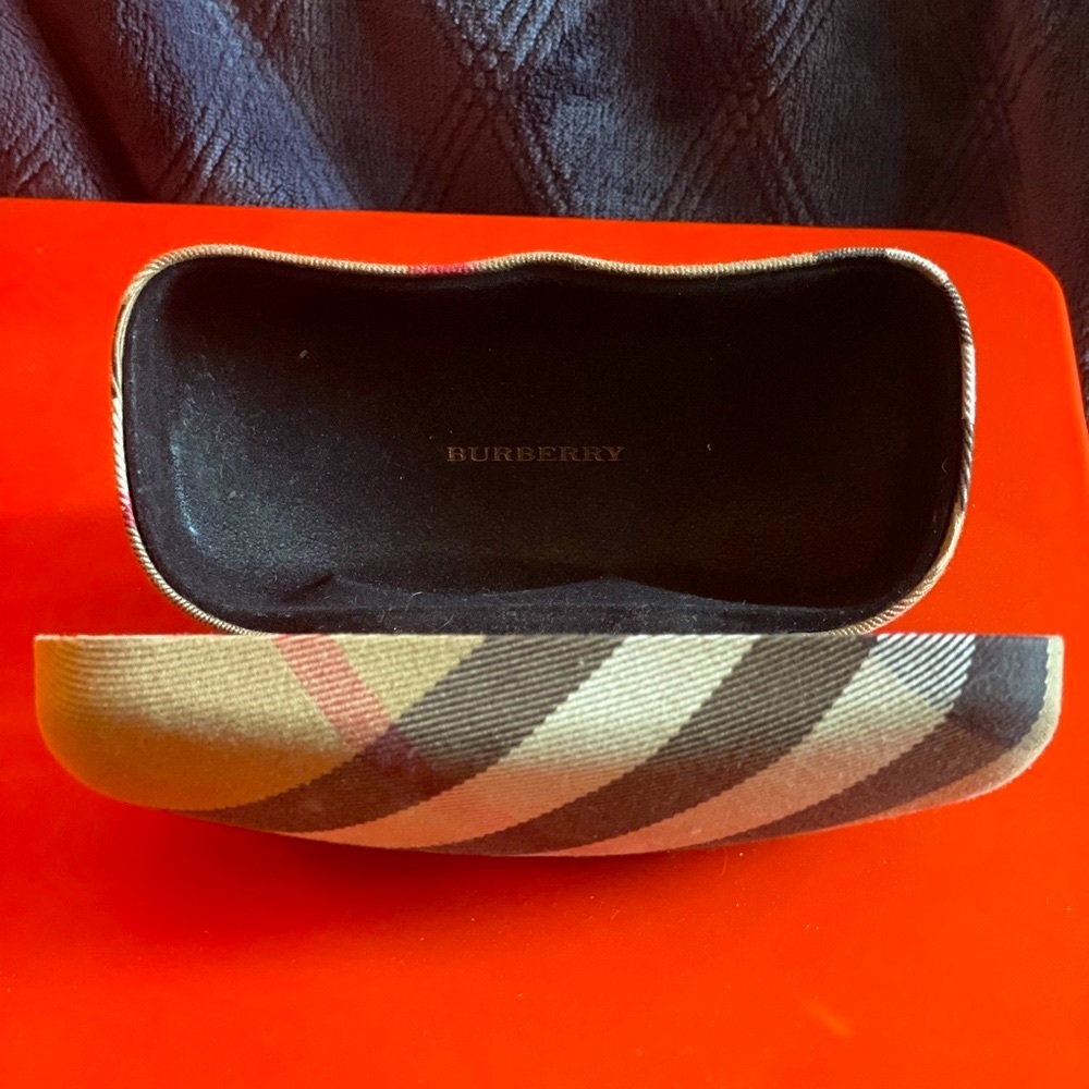 Burberry Nova Check Sunglasses Case 🌞 🕶 - Picture 6 of 6